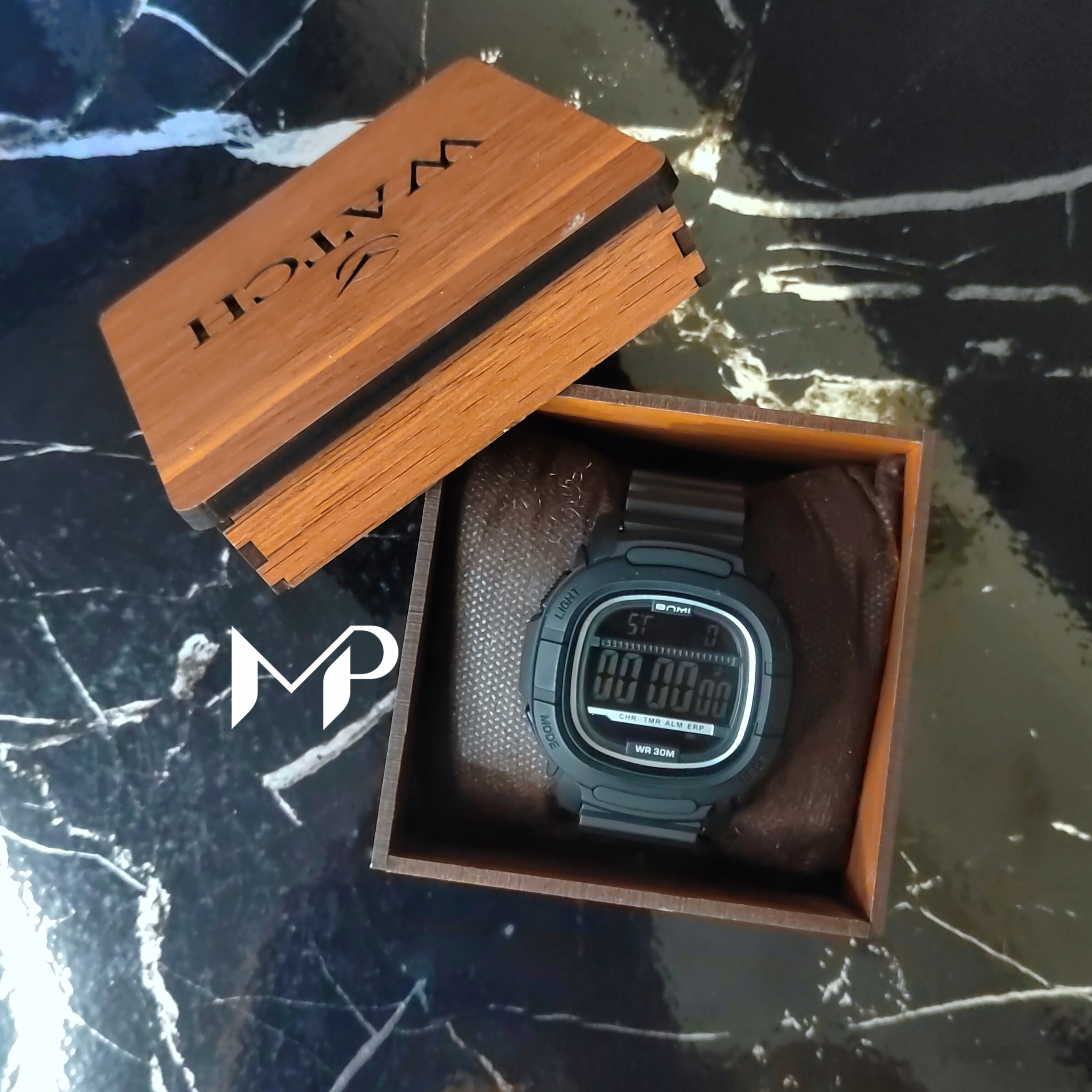 ساعت مشکی مدل بنمی ضد آب شرکتی